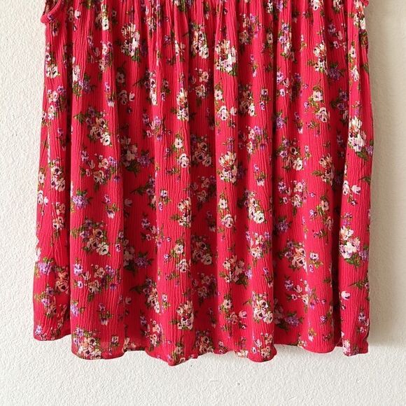 Everleigh Smocked Baby Doll Floral Sleeveless Top - Picture 3 of 8